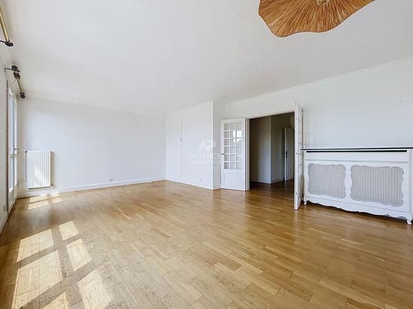 Chatou - Dernier étage avec terrasse 550 000 € **  - Référence  V160010329