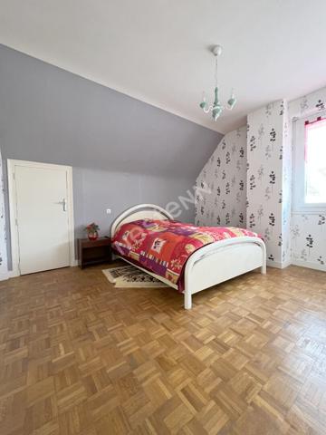 REMUNGOL- Jolie propriété à vendre de 171 m² avec 4 chambres, sous-sol complet avec 3 garages