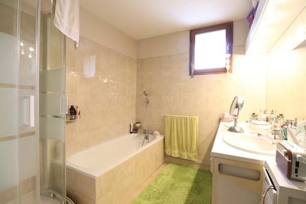 Vizille (38220) MAISON INDIVIDUELLE LIMITE VAULNAVEYS/VIZILLE