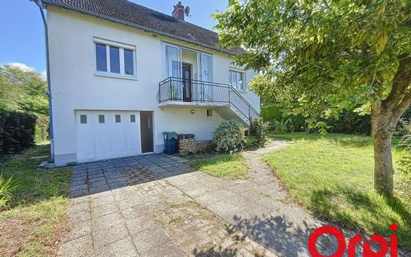 Maison à vendre    6 pièces • 214 m2 Saint-Amand-Montrond