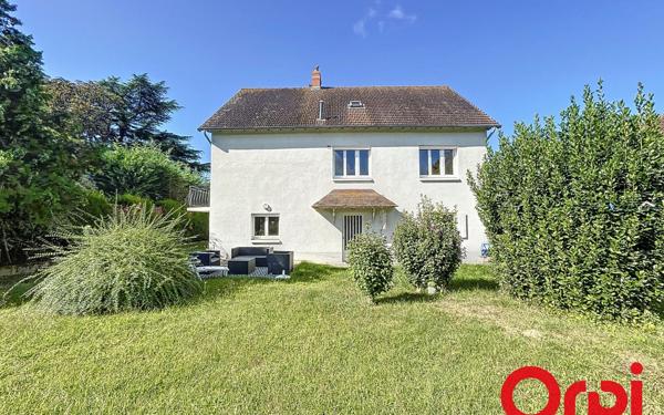 Maison à vendre    6 pièces • 214 m2 Saint-Amand-Montrond