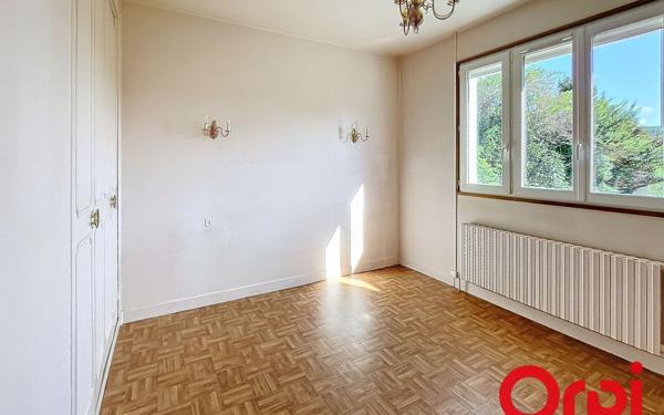 Maison à vendre    6 pièces • 214 m2 Saint-Amand-Montrond