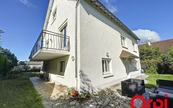 Maison à vendre    6 pièces • 214 m2 Saint-Amand-Montrond