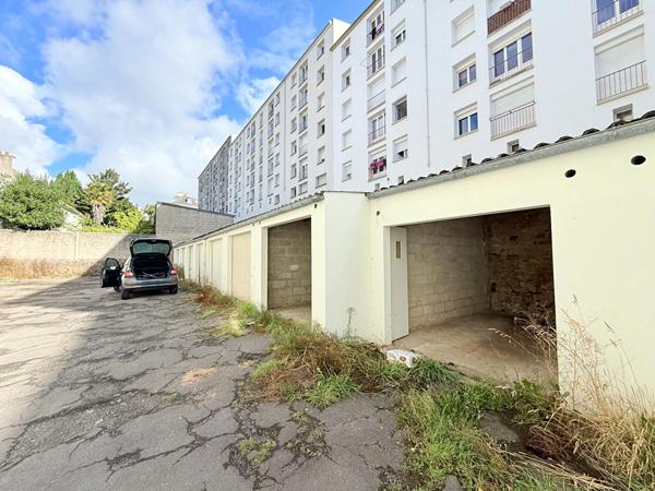 A louer - Box fermé - Quartier de Recouvrance à BREST