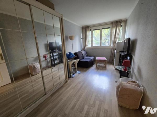 Proche de la gare RER C d'ATHIS MONS