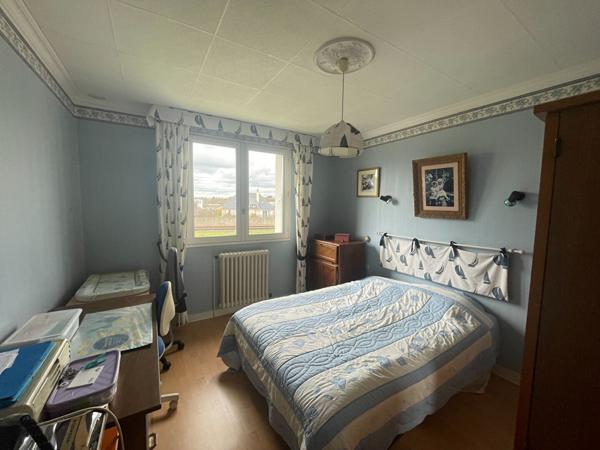 Maison Betton 6 pièce(s) PROXIMITE RENNES / TERRAIN 748 M² / DEPENDANCES / PAS DE VIS A VIS / PROCHE BUS