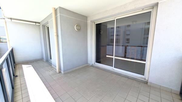 Appartement
         3 pièces
        - 82 m² Exclusivité 259 000 € *