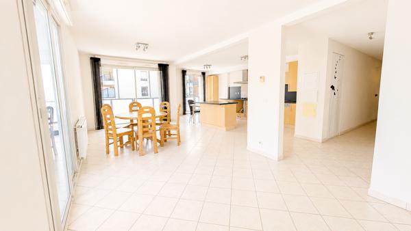 Appartement
         3 pièces
        - 82 m² Exclusivité 259 000 € *