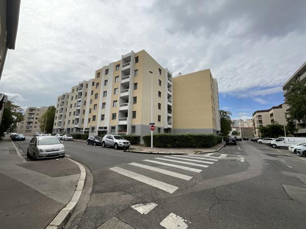 Lyon (69003) Appartement rénové Type 3 ( 78.22m²) et cave sur LYON 3ème ( quartier La Villette)