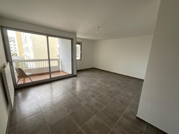 Lyon (69003) Appartement rénové Type 3 ( 78.22m²) et cave sur LYON 3ème ( quartier La Villette)