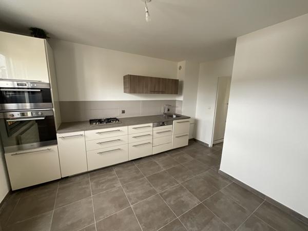 Lyon (69003) Appartement rénové Type 3 ( 78.22m²) et cave sur LYON 3ème ( quartier La Villette)