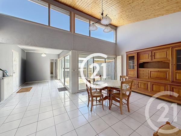 Maison à vendre  4 pièces - 93 m 2   COGNAC  - 16