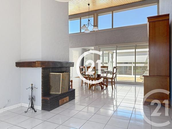 Maison à vendre  4 pièces - 93 m 2   COGNAC  - 16