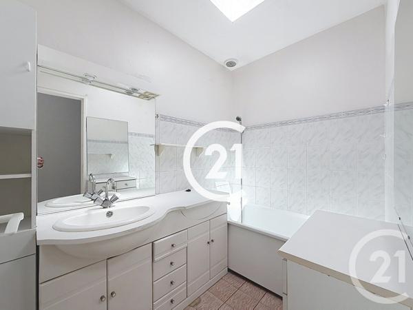 Maison à vendre  4 pièces - 93 m 2   COGNAC  - 16