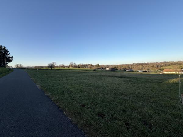 Terrain à vendre à Thiviers (24800) - Dordogne