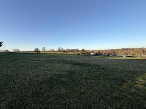 Terrain à vendre à Thiviers (24800) - Dordogne