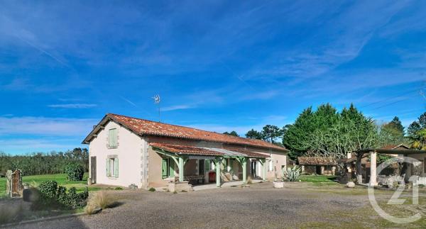 Maison à vendre  8 pièces - 233,61 m 2   MONTPON MENESTEROL  - 24