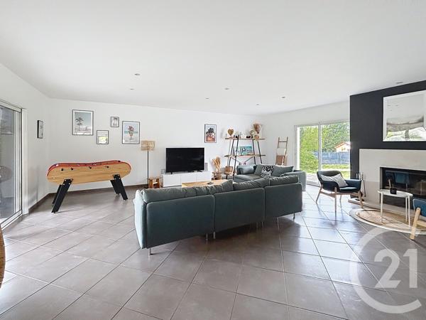 Maison à vendre  8 pièces - 233,61 m 2   MONTPON MENESTEROL  - 24