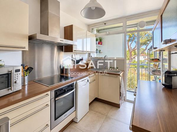 T4 aménagé en T3 – 75 m² – Balcons – Vue dégagée