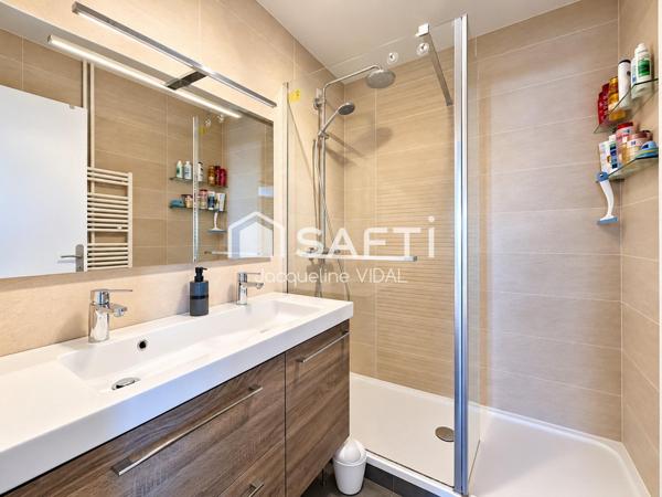 T4 aménagé en T3 – 75 m² – Balcons – Vue dégagée
