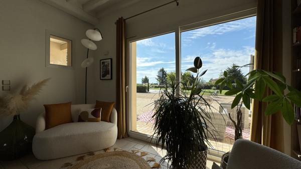 Civens (42110) A vendre maison contemporaine de 175m2 avec piscine sur 2500m2 de terrain clos