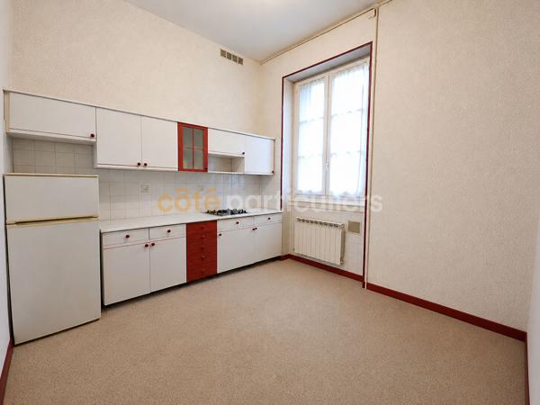 Vente
                Appartement33,76 m² - 1 Pièce -
                    CHALON SUR SAONE (71100)