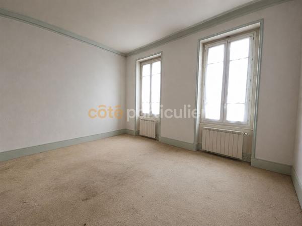 Vente
                Appartement33,76 m² - 1 Pièce -
                    CHALON SUR SAONE (71100)