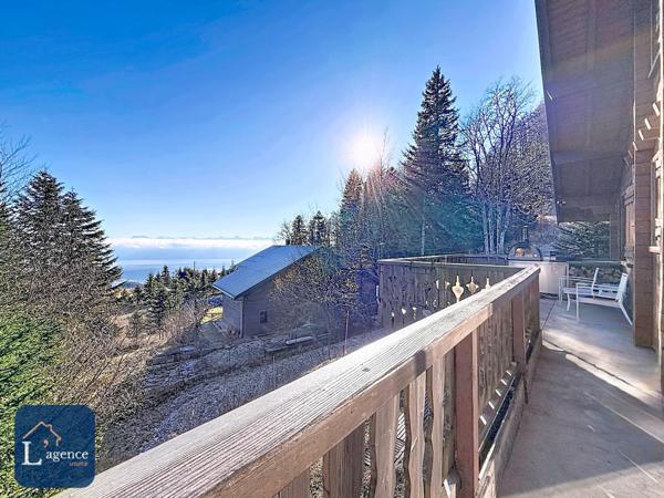 Chalet authentique avec vue panoramique, T2 indépendant et grand terrain arboré avec jardin et forêt dans les hauteurs de Gex