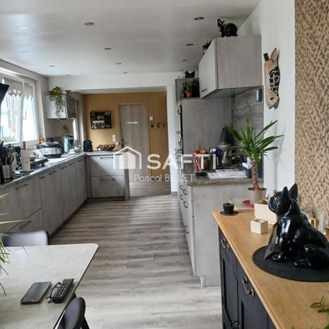 Proche de nos belles plages 3mn  et bien situe dans un cadre agréable.