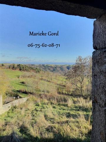 BOISSET 43500 Belle ferme à rénover de 124 m² habitable avec grange et écurie terrain 1400m²