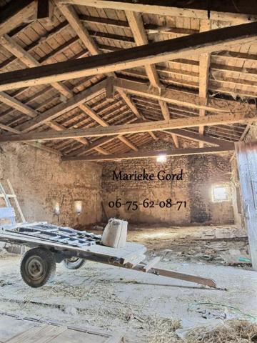 BOISSET 43500 Belle ferme à rénover de 124 m² habitable avec grange et écurie terrain 1400m²