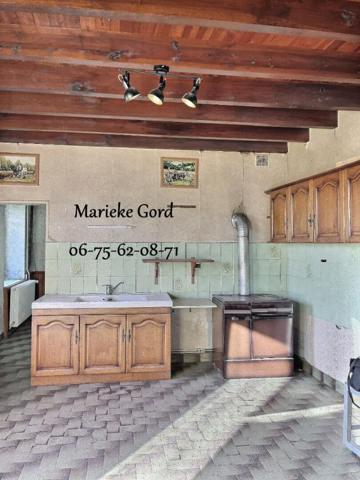 BOISSET 43500 Belle ferme à rénover de 124 m² habitable avec grange et écurie terrain 1400m²