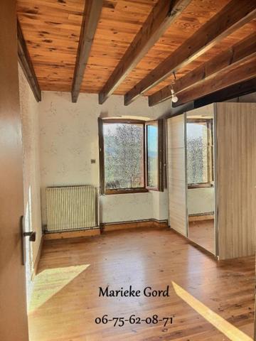 BOISSET 43500 Belle ferme à rénover de 124 m² habitable avec grange et écurie terrain 1400m²