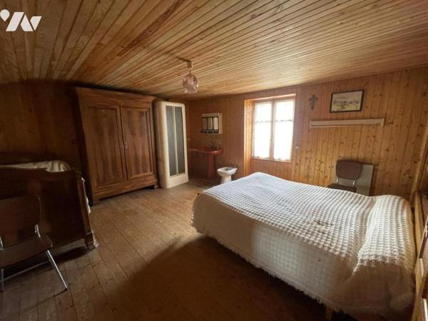 MAISON DE 77 M² - DEPENDANCES - JARDIN