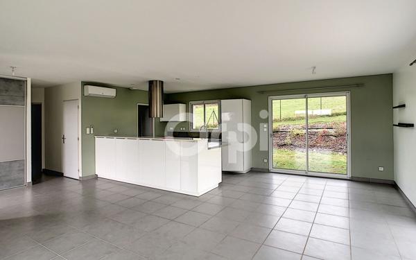 Maison à louer    4 pièces • 109,68 m2 Ussac