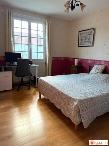 Maison 7 pièces d'environ 159 m2 avec garage proche de tous commerces