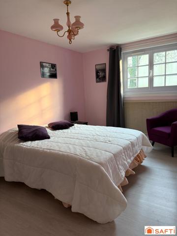 Maison 7 pièces d'environ 159 m2 avec garage proche de tous commerces