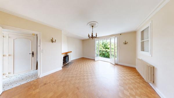 Maison familiale 5 chambres + sous-sol complet