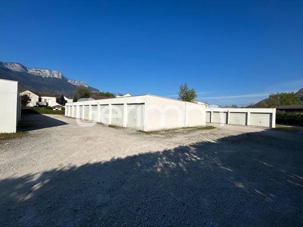 Location Emplacement parking couvert pièce SAINT-EGREVE (38120) - RUE DES BONNAIS - 15m² 100.8 €/mois - Gerimm