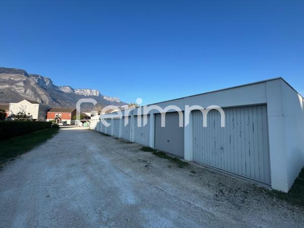 Location Emplacement parking couvert pièce SAINT-EGREVE (38120) - RUE DES BONNAIS - 15m² 100.8 €/mois - Gerimm