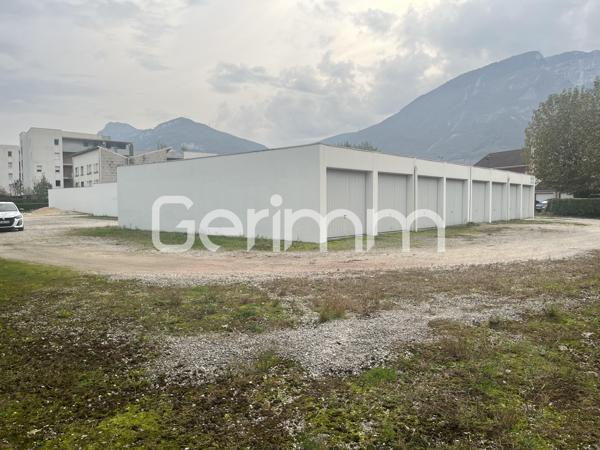 Location Emplacement parking couvert pièce SAINT-EGREVE (38120) - RUE DES BONNAIS - 15m² 100.8 €/mois - Gerimm