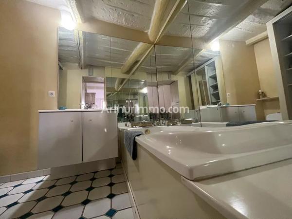 Location                                                      Appartement
                        
                     1 pièces                      33 m2                     à Saint-Tropez