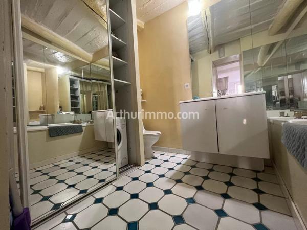 Location                                                      Appartement
                        
                     1 pièces                      33 m2                     à Saint-Tropez