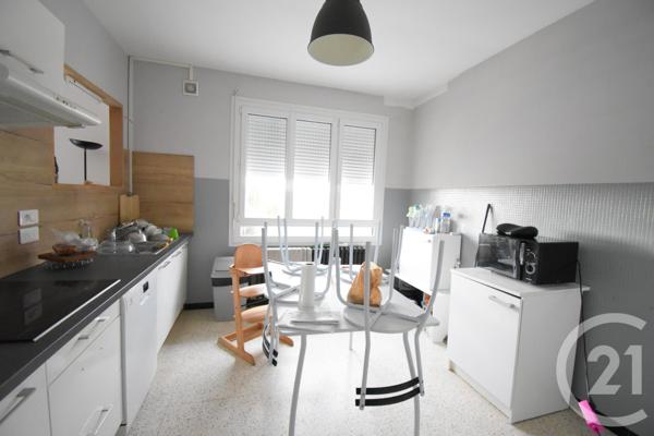 Immeuble à vendre  392 m2 ABREST - 03