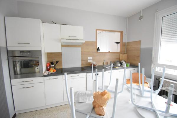 Immeuble à vendre  392 m2 ABREST - 03