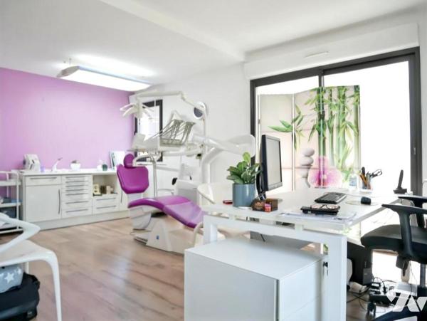 Quartier d'Aiguelongue, un local d'une superficie de 44 m², au 1er étage avec ascenseur, accès PMR.