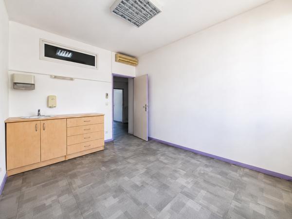 COURNON D'AUVERGNE- PLATEAU DE BUREAUX 82 M2 - Cournon d auvergne