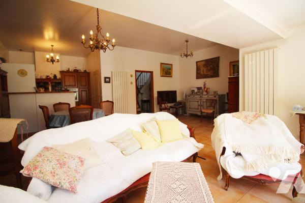 Villa de 115m2 habitables (avec sa belle terrasse et son jardin) sur 1 terrain 225m2 à Sainte-Anne