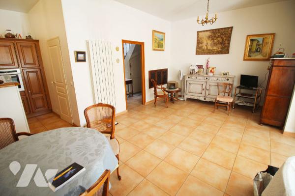 Villa de 115m2 habitables (avec sa belle terrasse et son jardin) sur 1 terrain 225m2 à Sainte-Anne