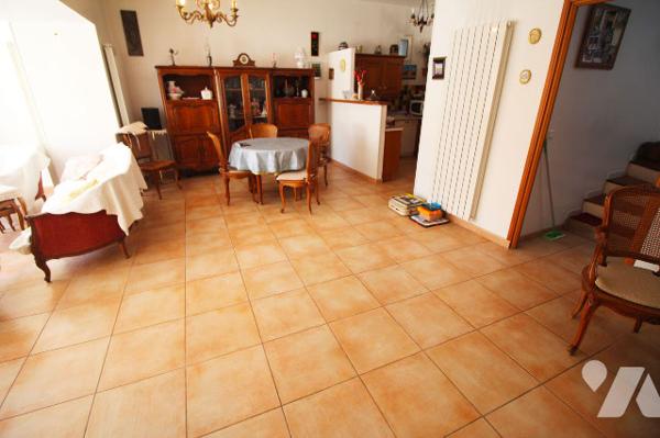 Villa de 115m2 habitables (avec sa belle terrasse et son jardin) sur 1 terrain 225m2 à Sainte-Anne